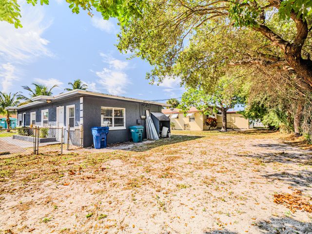 112 W 34th Street 1, Riviera Beach, FL 33404