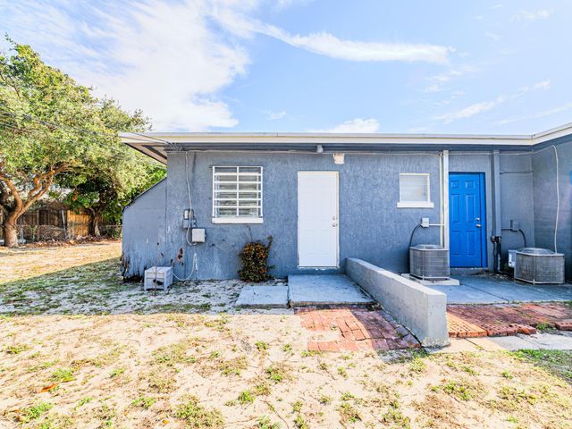 112 W 34th Street 1, Riviera Beach, FL 33404