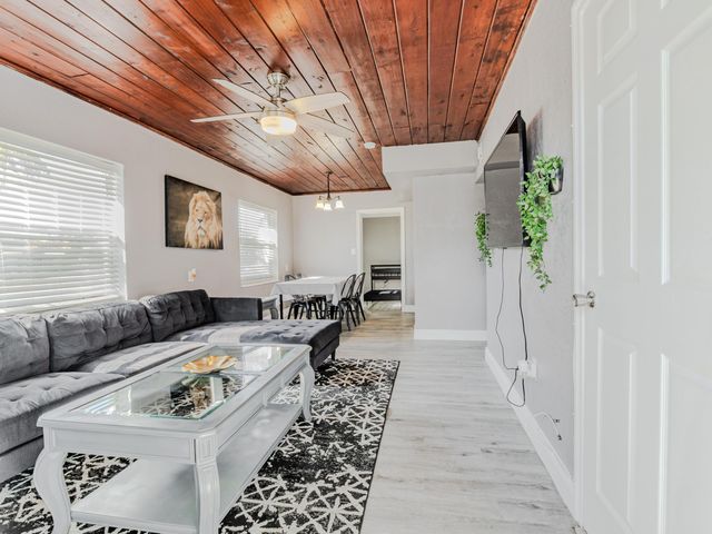 112 W 34th Street 1, Riviera Beach, FL 33404