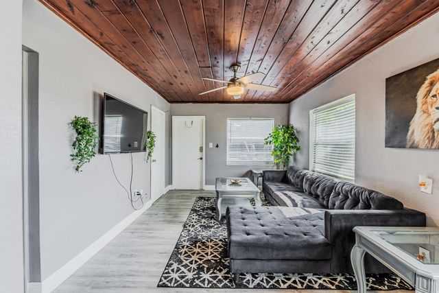 112 W 34th Street 1, Riviera Beach, FL 33404