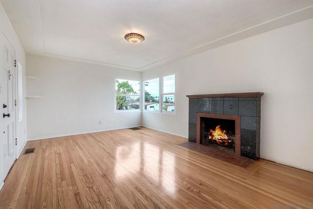 4692 Niagara Ave, San Diego, CA 92107