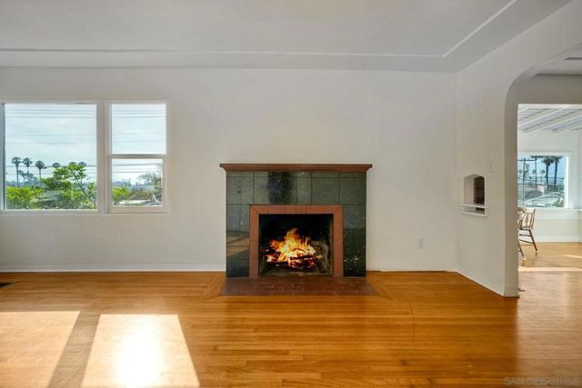 4692 Niagara Ave, San Diego, CA 92107