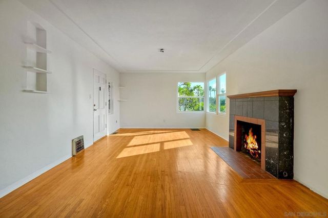 4692 Niagara Ave, San Diego, CA 92107