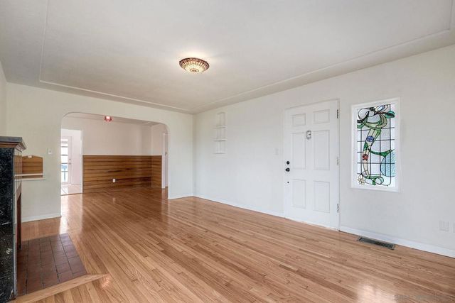 4692 Niagara Ave, San Diego, CA 92107