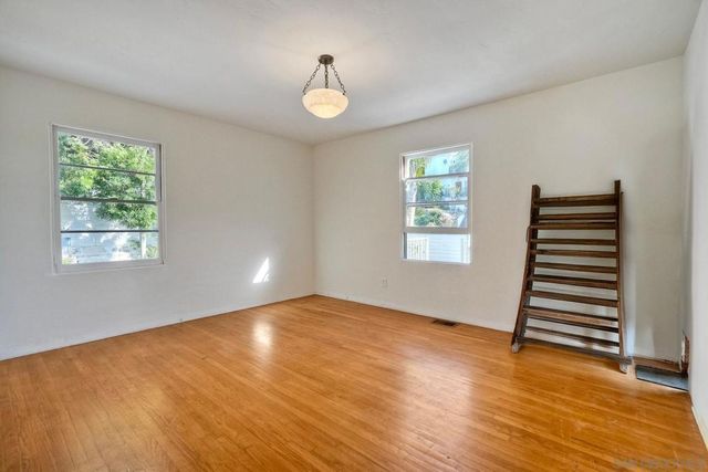 4692 Niagara Ave, San Diego, CA 92107