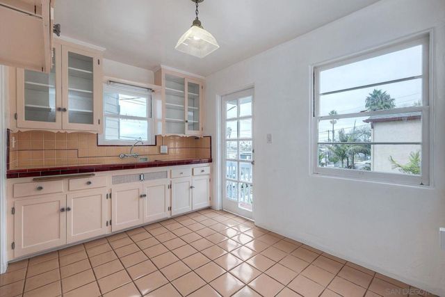 4692 Niagara Ave, San Diego, CA 92107