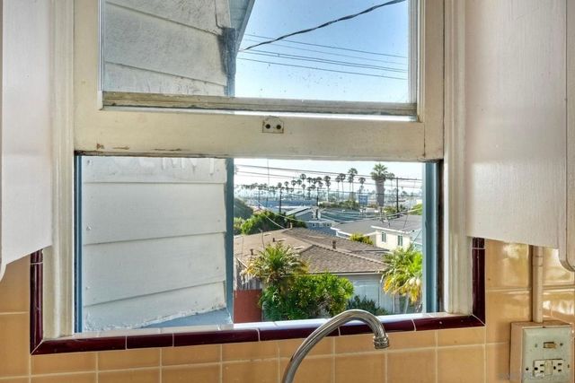 4692 Niagara Ave, San Diego, CA 92107