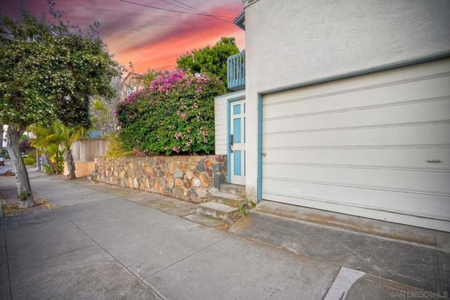 4692 Niagara Ave, San Diego, CA 92107