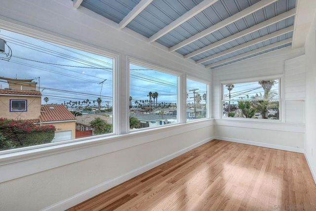 4692 Niagara Ave, San Diego, CA 92107