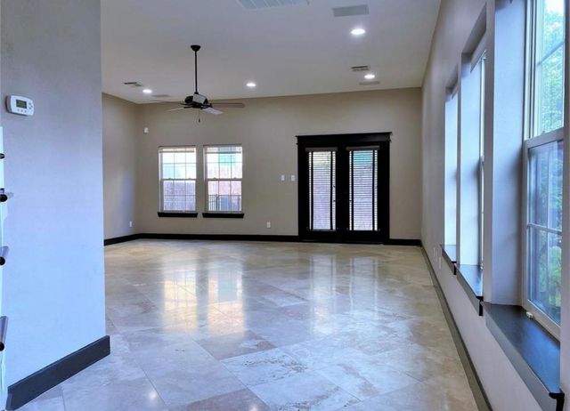 902 Lawrence Street, Houston, TX 77008