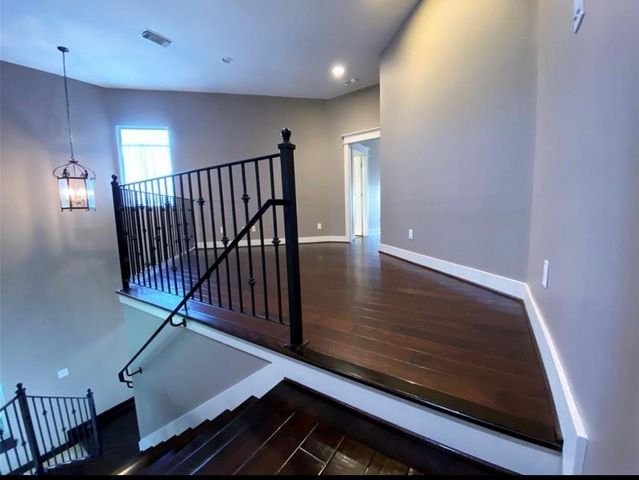 902 Lawrence Street, Houston, TX 77008