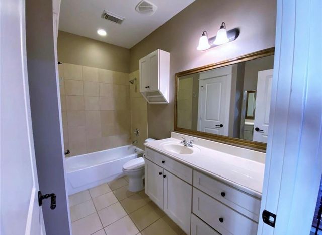 902 Lawrence Street, Houston, TX 77008