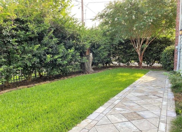 902 Lawrence Street, Houston, TX 77008