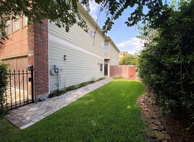 902 Lawrence Street, Houston, TX 77008