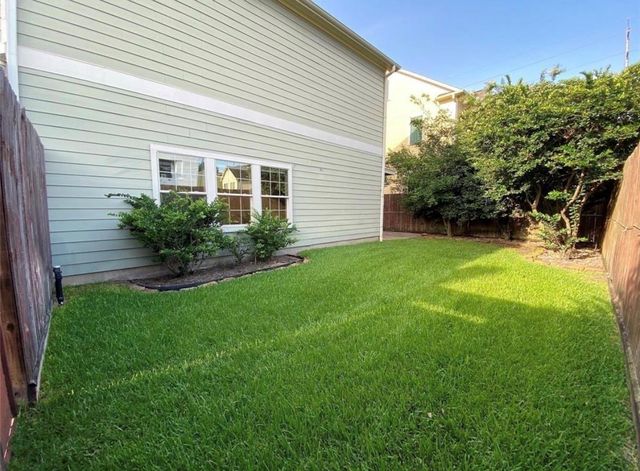 902 Lawrence Street, Houston, TX 77008