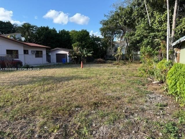 1121 NW 2nd St, Miami, FL 33128