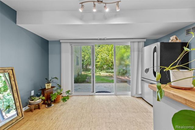 1570 Streamwood Court, Rochester Hills, MI 48309