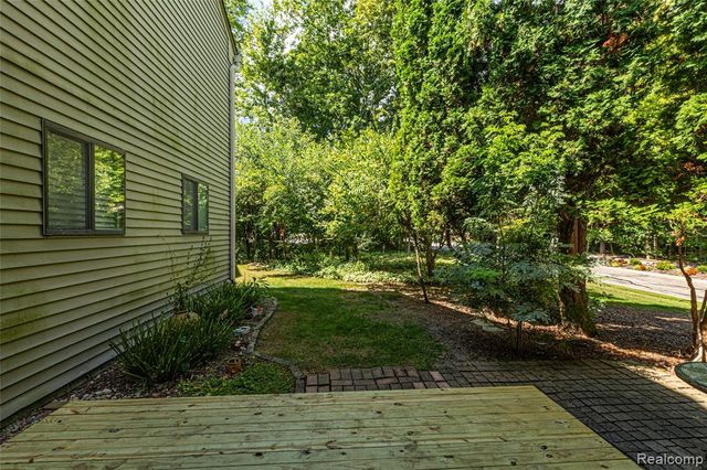 1570 Streamwood Court, Rochester Hills, MI 48309