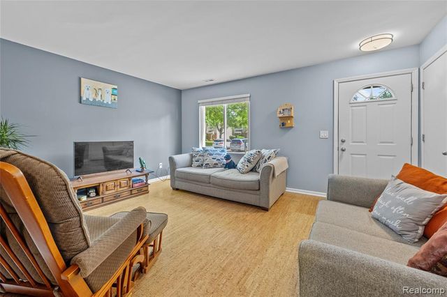 1570 Streamwood Court, Rochester Hills, MI 48309