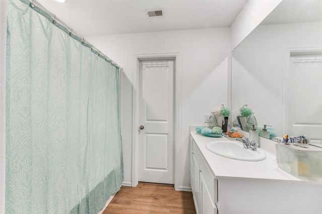 4146 Oakland View Street, Baytown, TX 77521