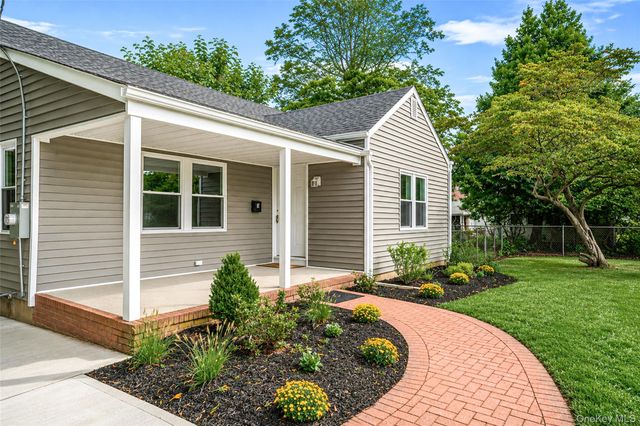 2 Storey Avenue, Central Islip, NY 11722
