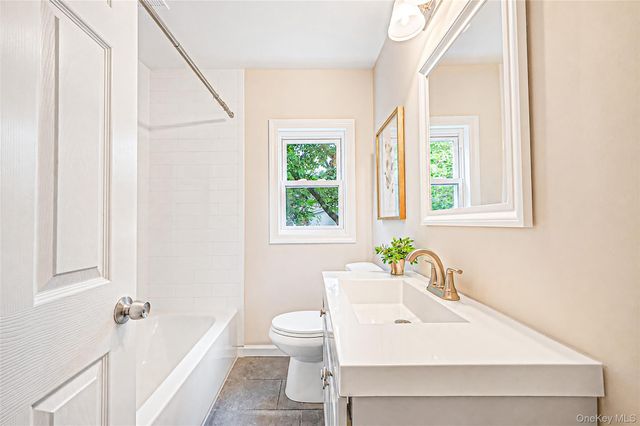 2 Storey Avenue, Central Islip, NY 11722