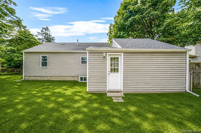 2 Storey Avenue, Central Islip, NY 11722