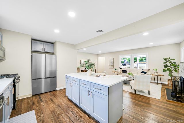 2 Storey Avenue, Central Islip, NY 11722