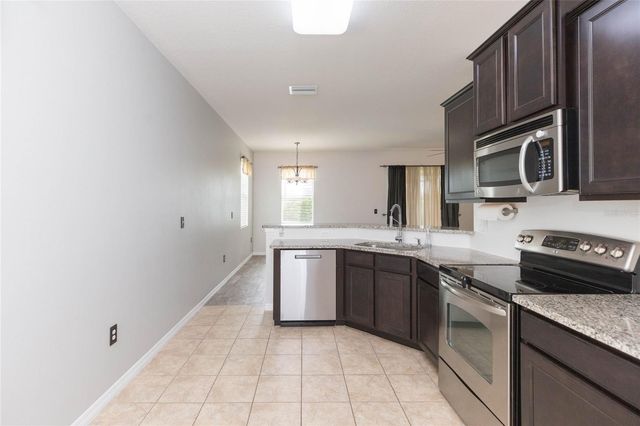 36108 LAGUNA HILLS CIRCLE, Zephyrhills, FL 33541