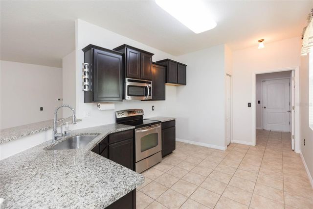 36108 LAGUNA HILLS CIRCLE, Zephyrhills, FL 33541