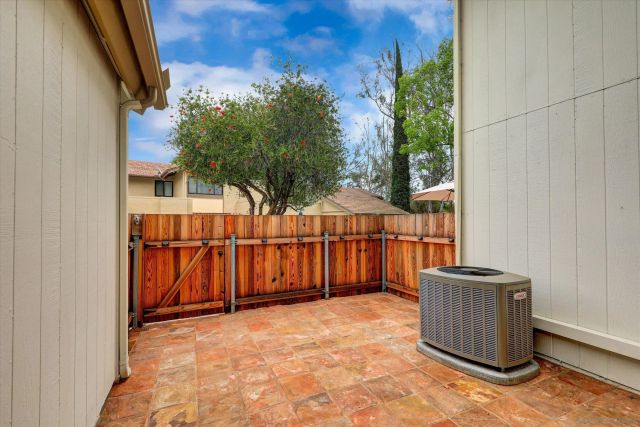 9719 Caminito Del Marfil, San Diego, CA 92124