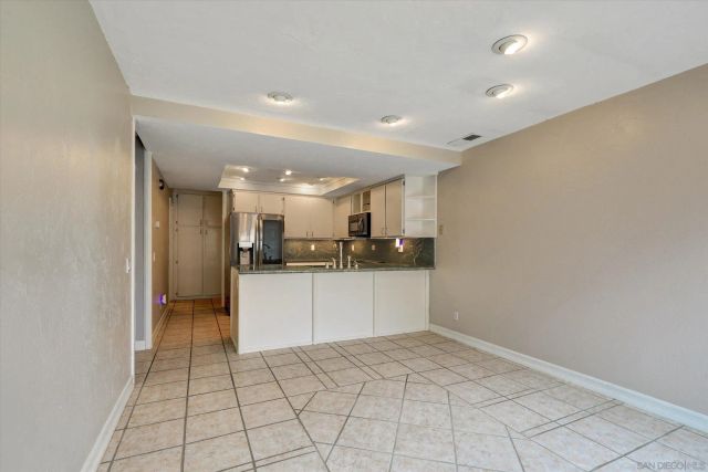 9719 Caminito Del Marfil, San Diego, CA 92124