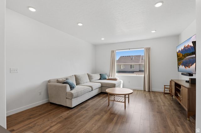 1097 E WATERWAY LN, Saratoga Springs, UT 84045