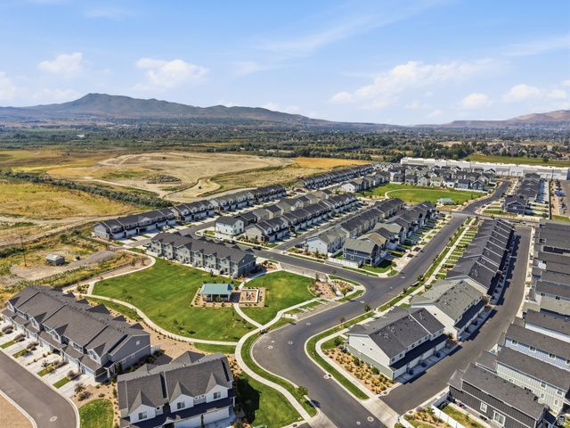 1097 E WATERWAY LN, Saratoga Springs, UT 84045