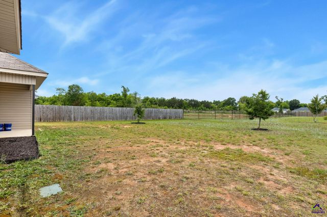 609 Daisy Drive, Perry, GA 31069