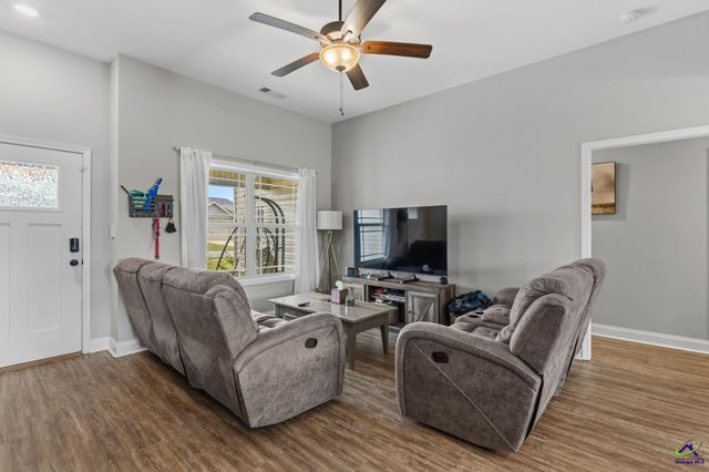 609 Daisy Drive, Perry, GA 31069