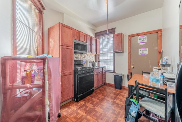 3605 W Cermak Road, Chicago, IL 60623