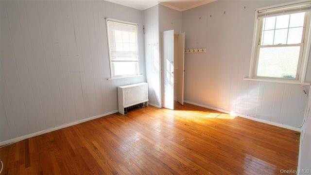 840 Seaman Avenue E 2W, Baldwin, NY 11510