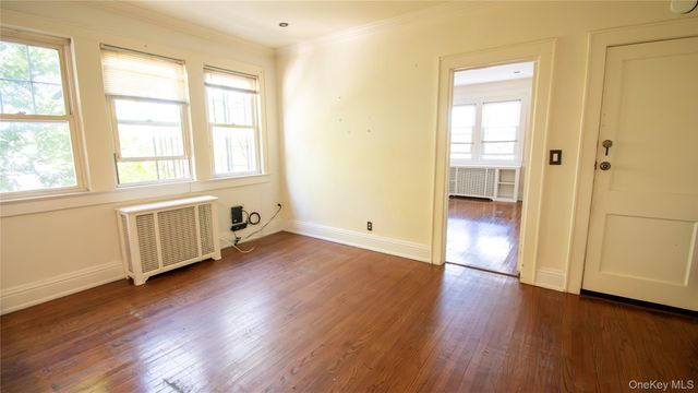 840 Seaman Avenue E 2W, Baldwin, NY 11510