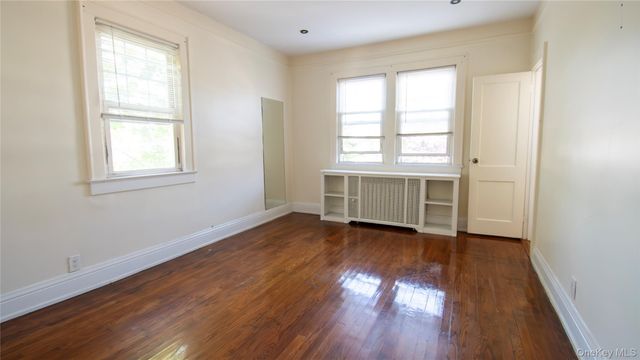 840 Seaman Avenue E 2W, Baldwin, NY 11510
