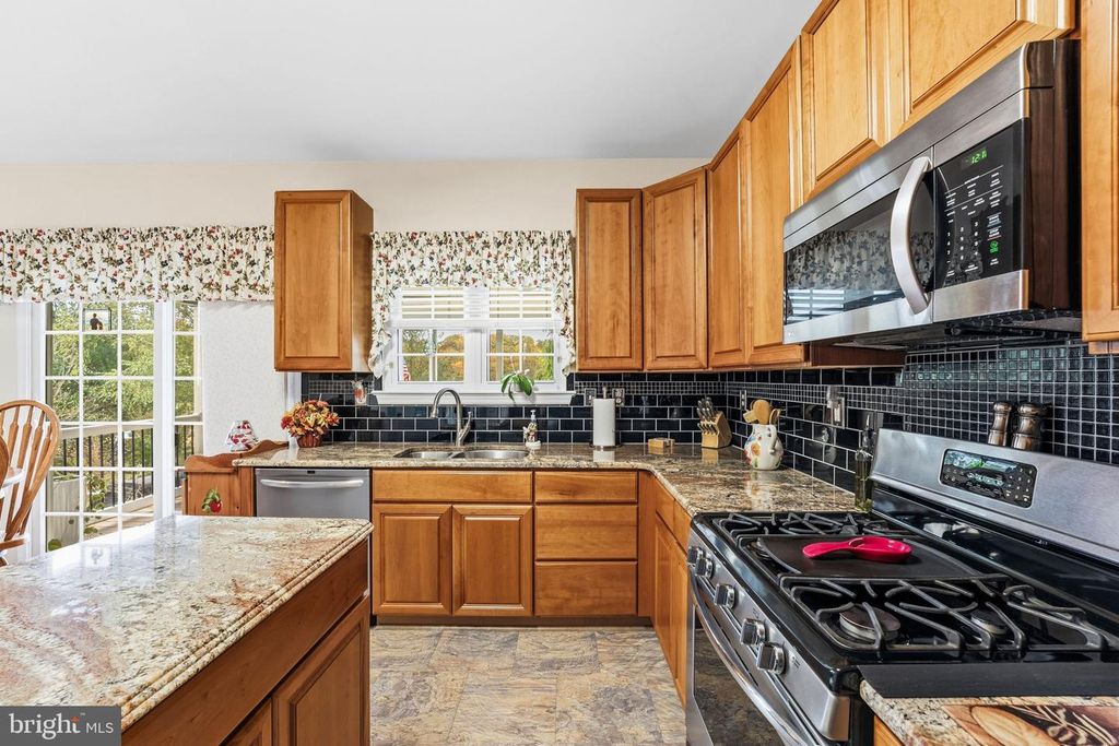 Image 11 of property listing at 124 LAKESIDE DR, Middletown, DE 19709