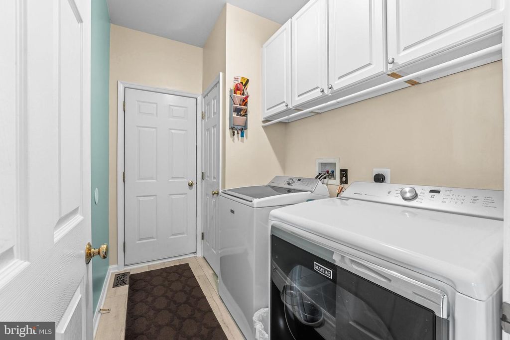 Image 17 of property listing at 124 LAKESIDE DR, Middletown, DE 19709