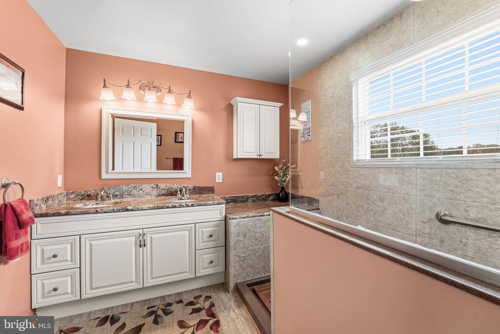 Image 22 of property listing at 124 LAKESIDE DR, Middletown, DE 19709