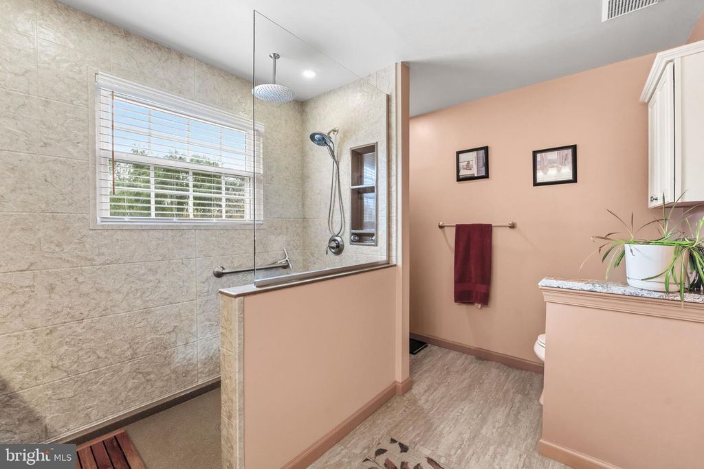 Image 23 of property listing at 124 LAKESIDE DR, Middletown, DE 19709