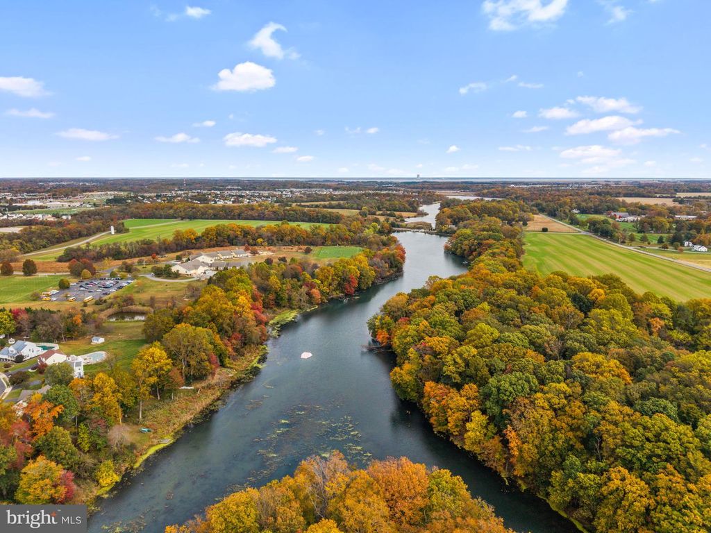 Image 39 of property listing at 124 LAKESIDE DR, Middletown, DE 19709