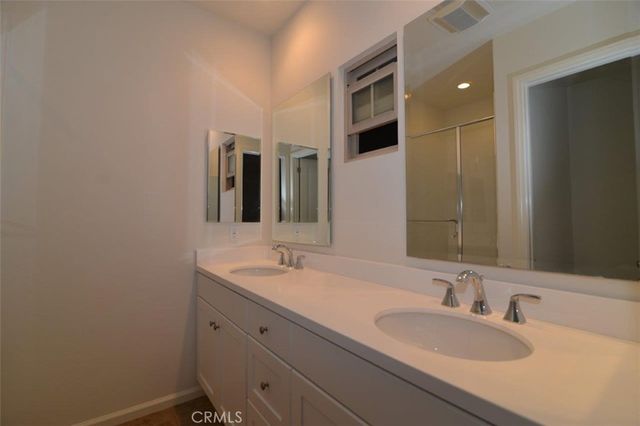 94 Strawberry Grove, Irvine, CA 92620