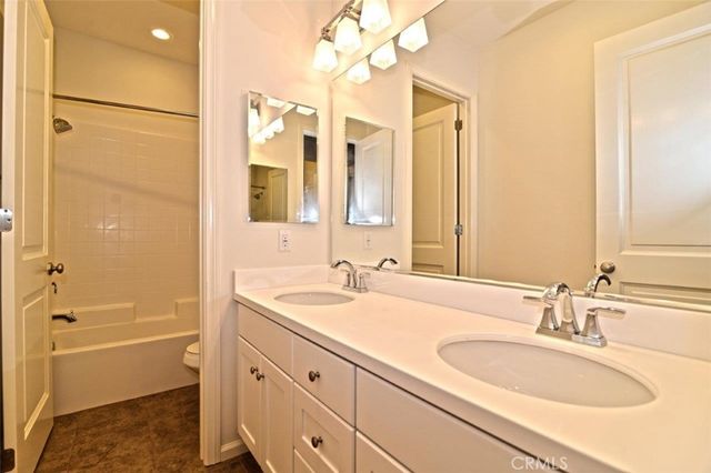 94 Strawberry Grove, Irvine, CA 92620