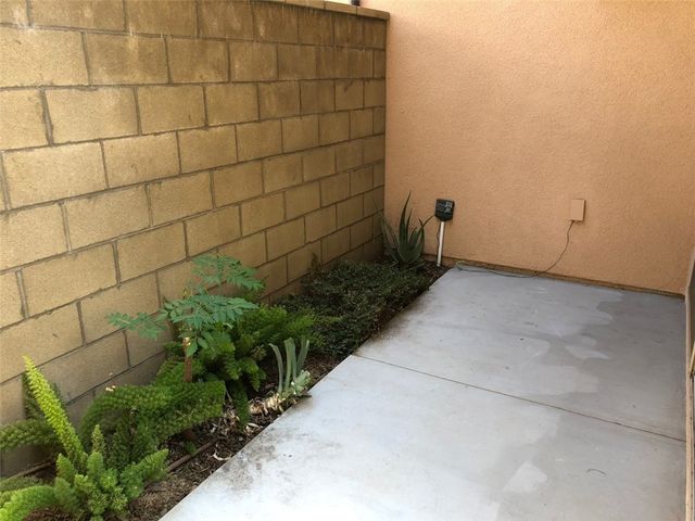 94 Strawberry Grove, Irvine, CA 92620