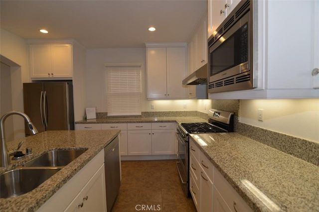94 Strawberry Grove, Irvine, CA 92620