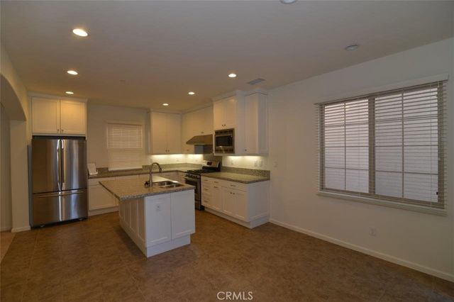 94 Strawberry Grove, Irvine, CA 92620